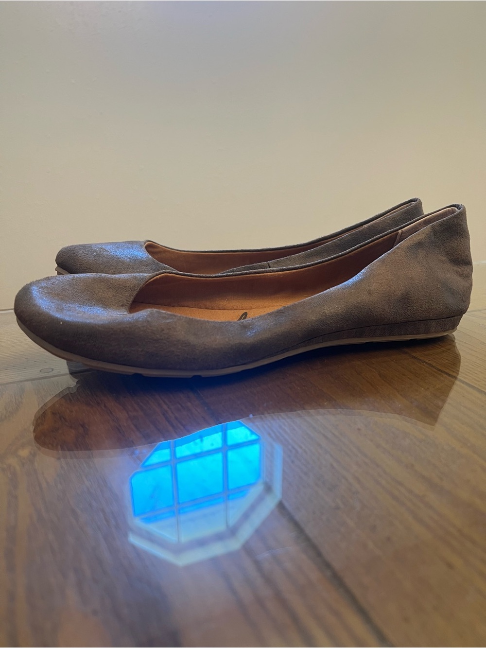 American Rag Women's Distressed Closed Toe Ballet Flats Size 11